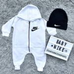 KIT MACACAO BRANCO COM BONE PRETO BEBE